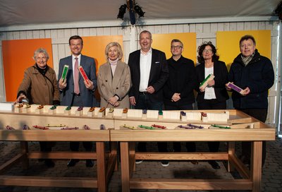 Mitarbeiter des Erfahrungsfeldes mit Oberbürgermeister Marcus König